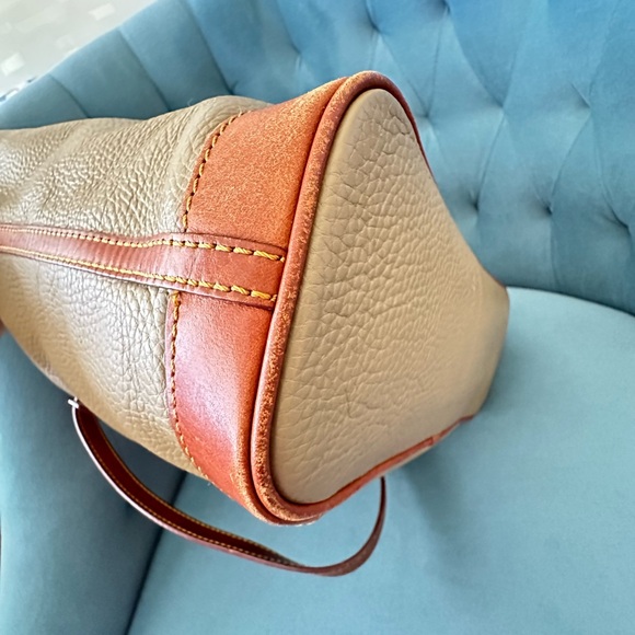 Dooney & Bourke Tote Bag. Tan & Brown Pebbled Leather. Great condition! - Picture 13 of 15